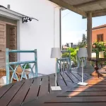 La Via Delle Rose Vila