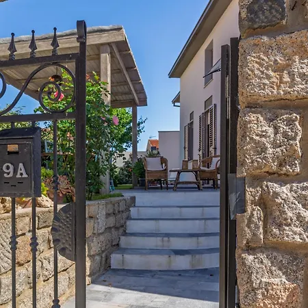 La Via Delle Rose Villa